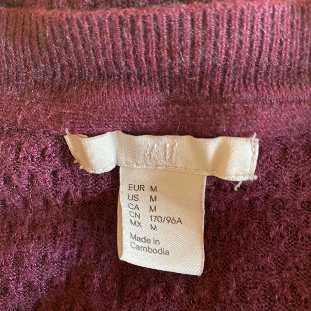 Purple plum colored sweater - Picture 4 of 4